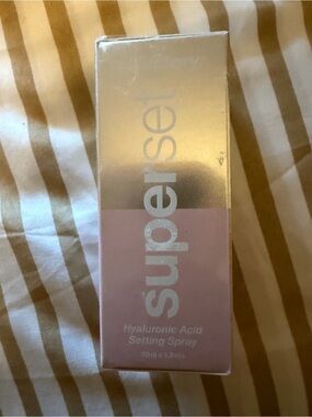 Superset Hyaluronic Acid Setting Spray — Pink